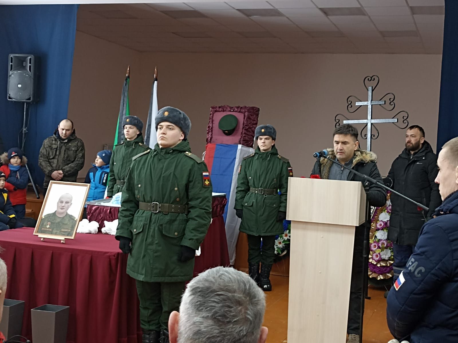 В Кукморском районе проводили в последний путь погибшего в СВО Динара Тимофеева