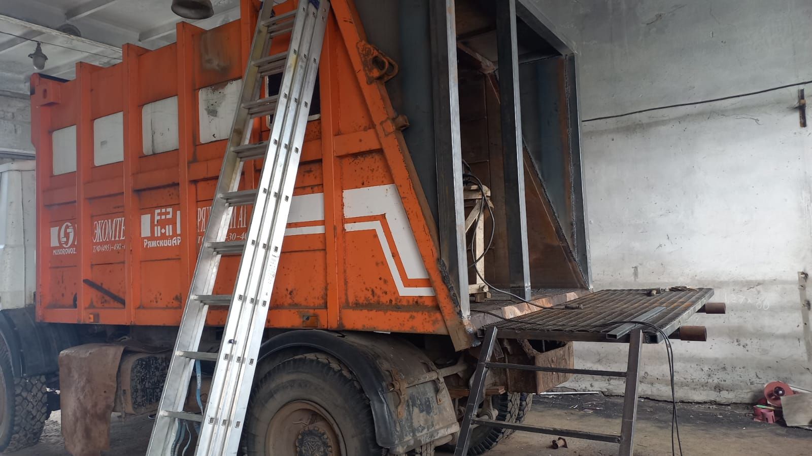 В Кукморе для отправки в зону СВО готовят «баню на колесах»