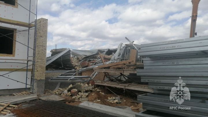 В деревне Куюки Татарстана обрушилась стена дома