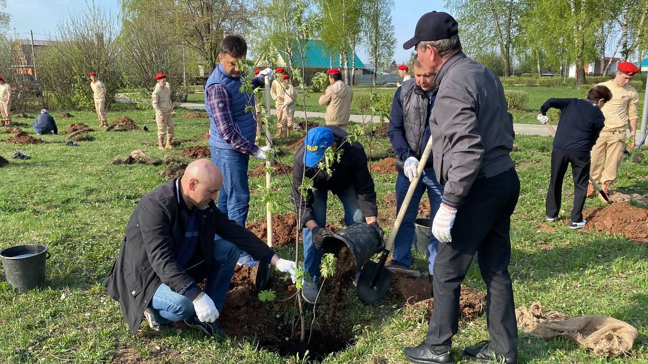 Кукмаралылар “Хәтер бакчасы” акциясе кысаларында агачлар утыртты