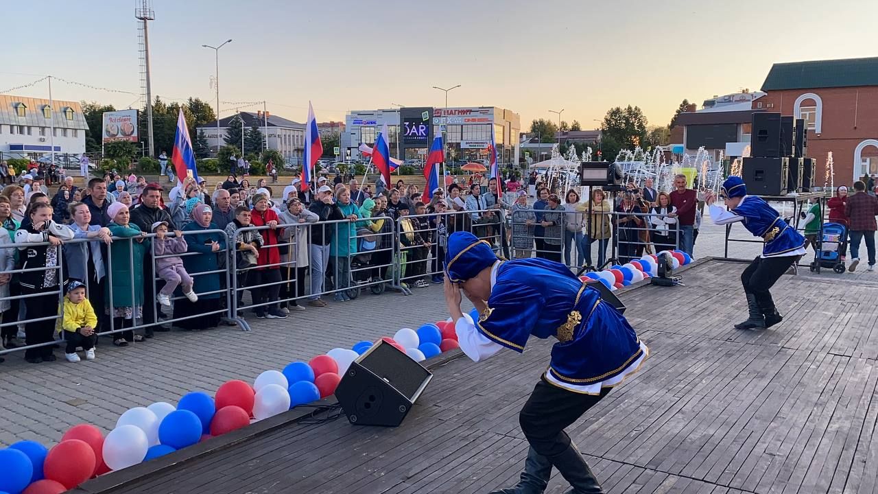 В Кукморе отметили День России