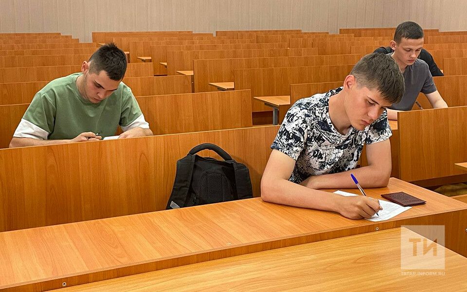 По рекомендации Минобрнауки вузы будут начислять допбаллы абитуриентам за участие в СВО