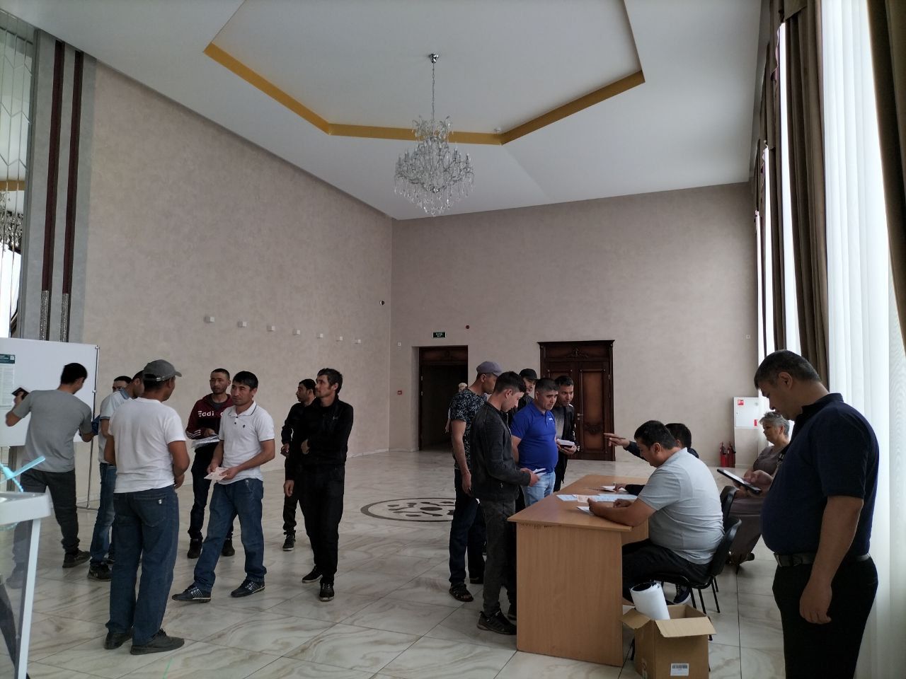 Кукмара районында яшәүче Үзбәкстан гражданнары ил президентын сайлауда  вакытыннан алда тавыш бирүдә катнашты
