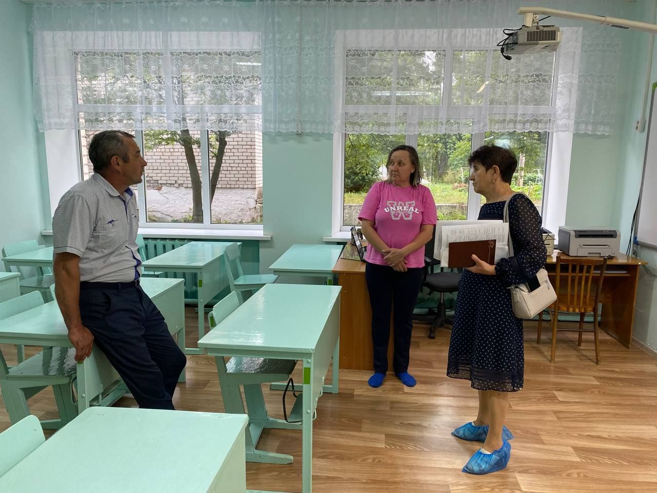В Нижнерусском, Важашурском, Нижнеискубашском, Каркаусском поселениях проверили готовность образовательных учреждений к новому учебному году