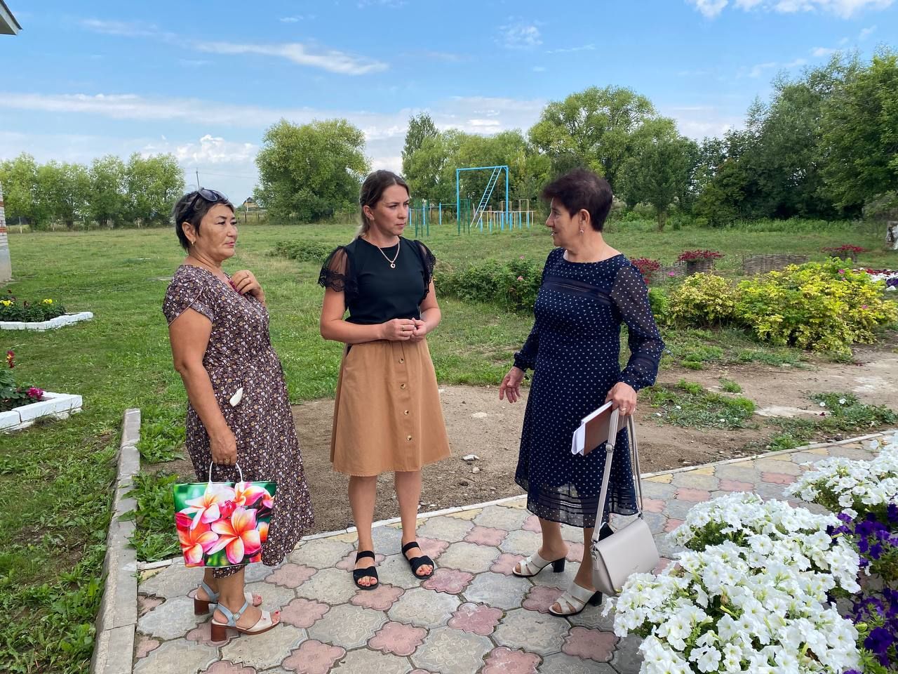 В Нижнерусском, Важашурском, Нижнеискубашском, Каркаусском поселениях проверили готовность образовательных учреждений к новому учебному году