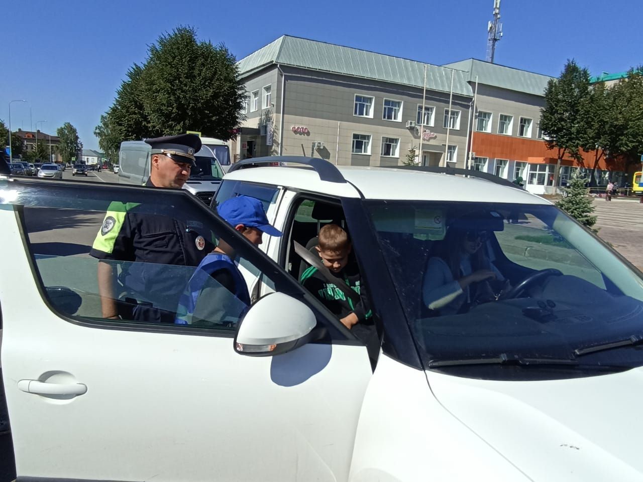 В Кукморе в рамках акции «Ребенок — главный пассажир!» госавтоинспекторы выявили шесть нарушений ПДД