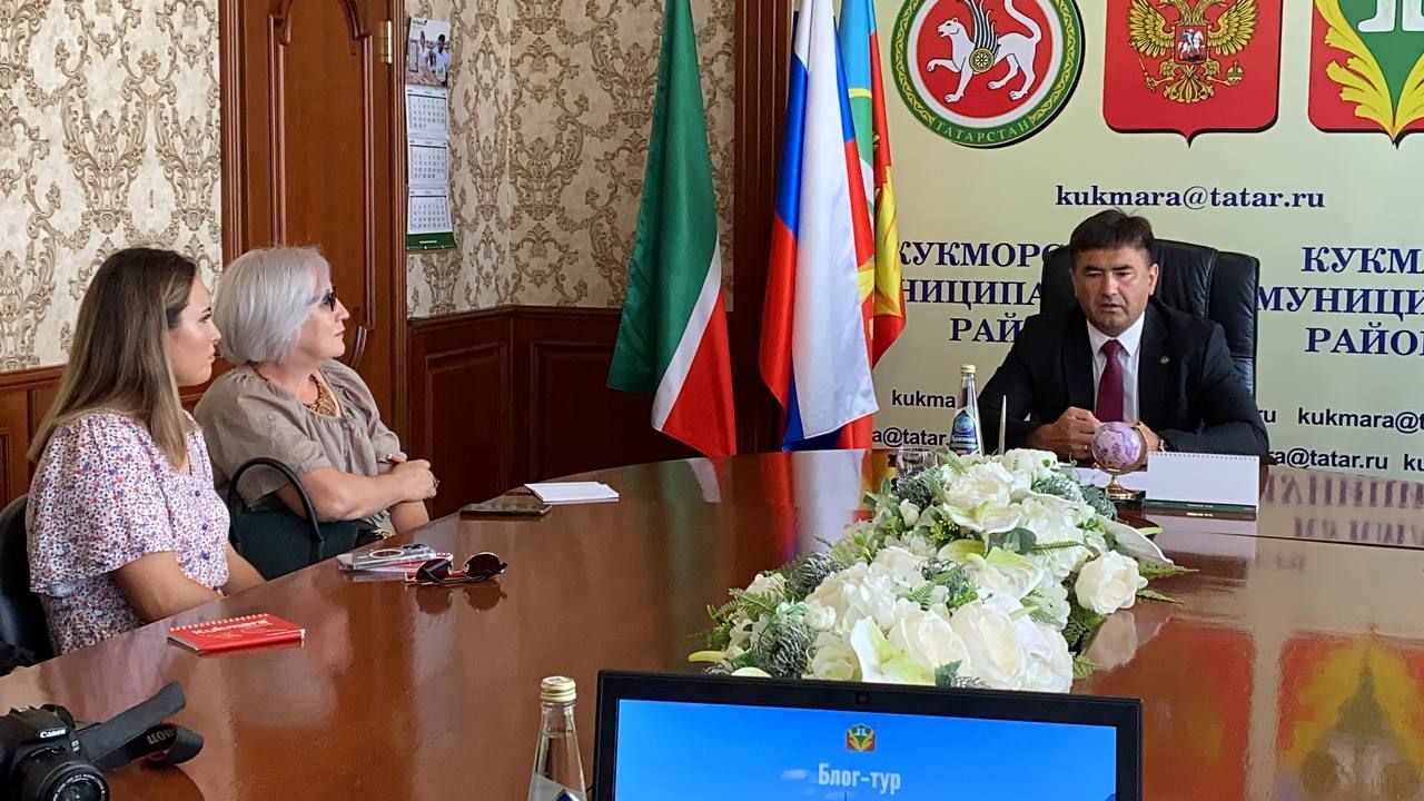Кукмор посетили популярные блогеры
