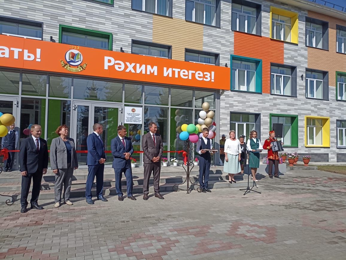 В деревне Большой Сардек Кукморского района после капремонта открыли гимназию