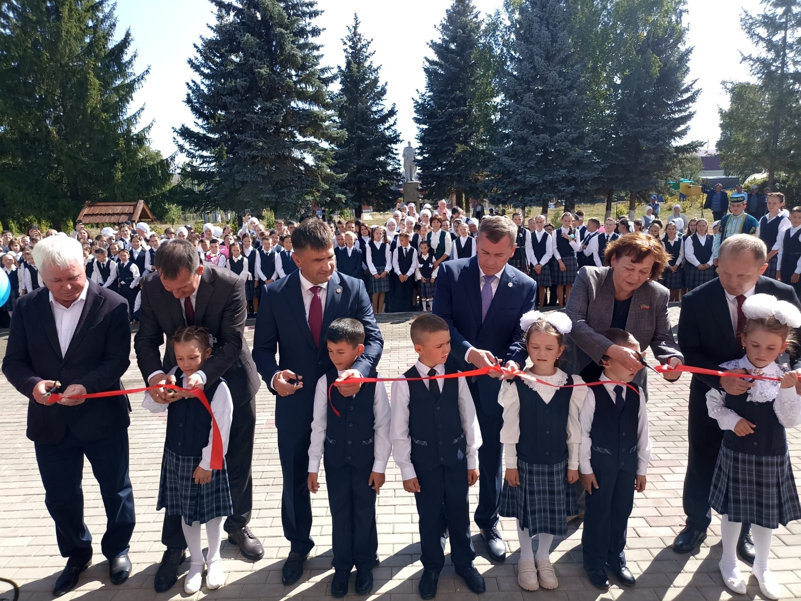 В деревне Большой Сардек Кукморского района после капремонта открыли гимназию