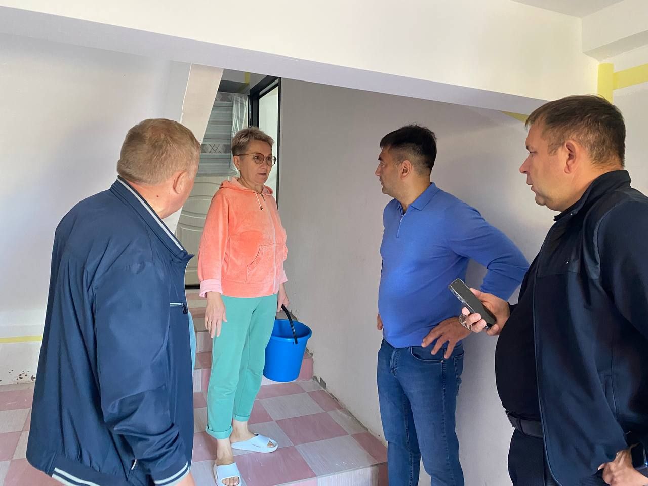 Сергей Димитриев ознакомился с ходом реализации программ «Наш двор» и «Капитальный ремонт многоквартирных домов» в Кукморе