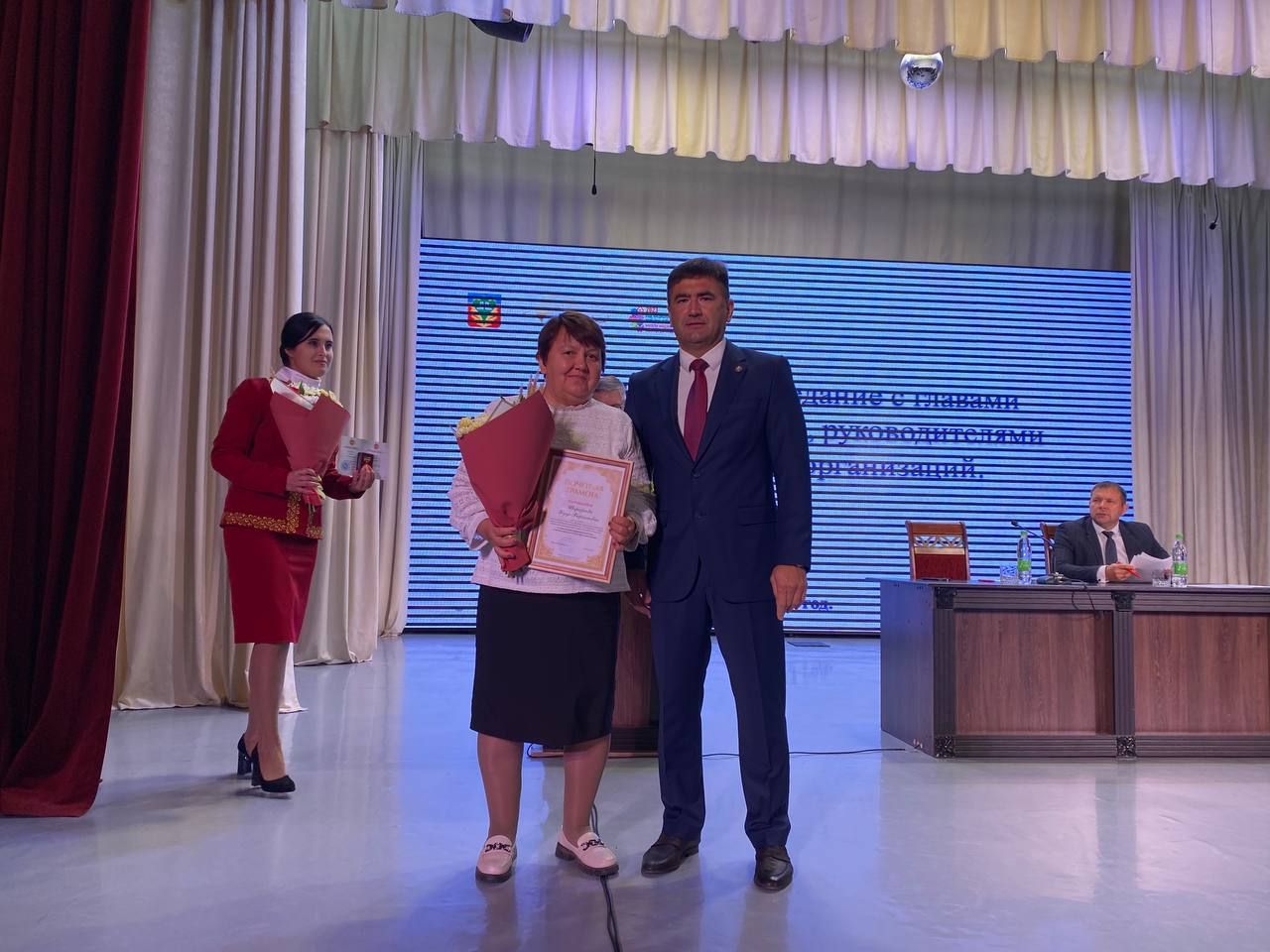 Жителей Кукморского района наградили на расширенной планерке