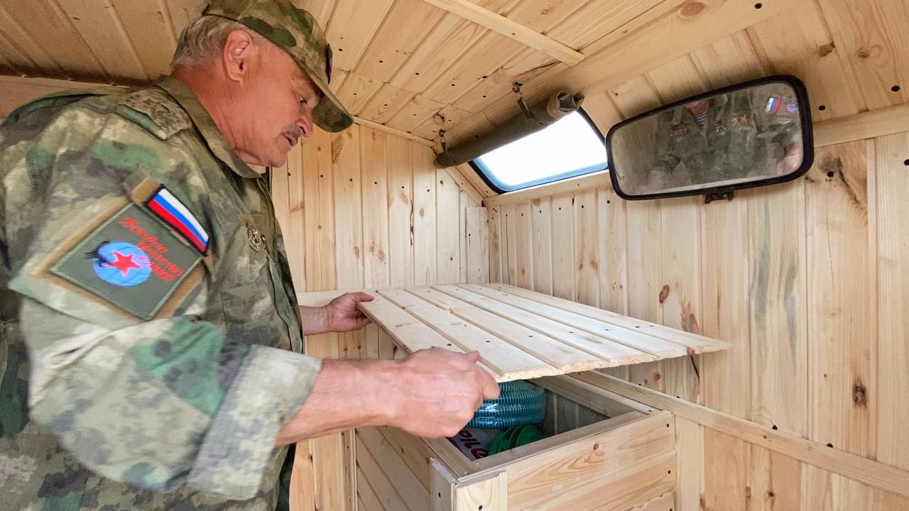 Из Кукмора в зону СВО отправили три машины гуманитарного груза, в том числе и автобаню