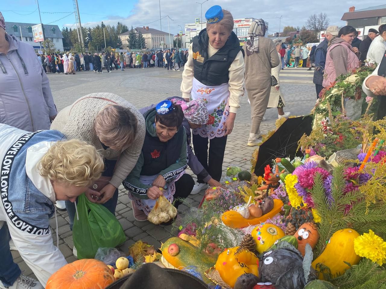 В Кукморе прошла осенняя ярмарка образовательных учреждений «Юннат-2023»