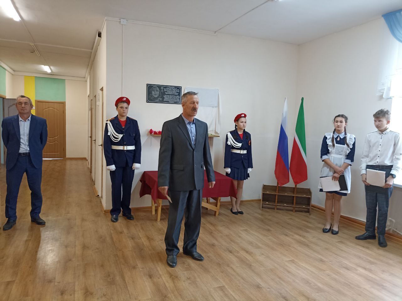 В Чарлинской школе открыли мемориальную доску памяти Героя Юрия Осенкова