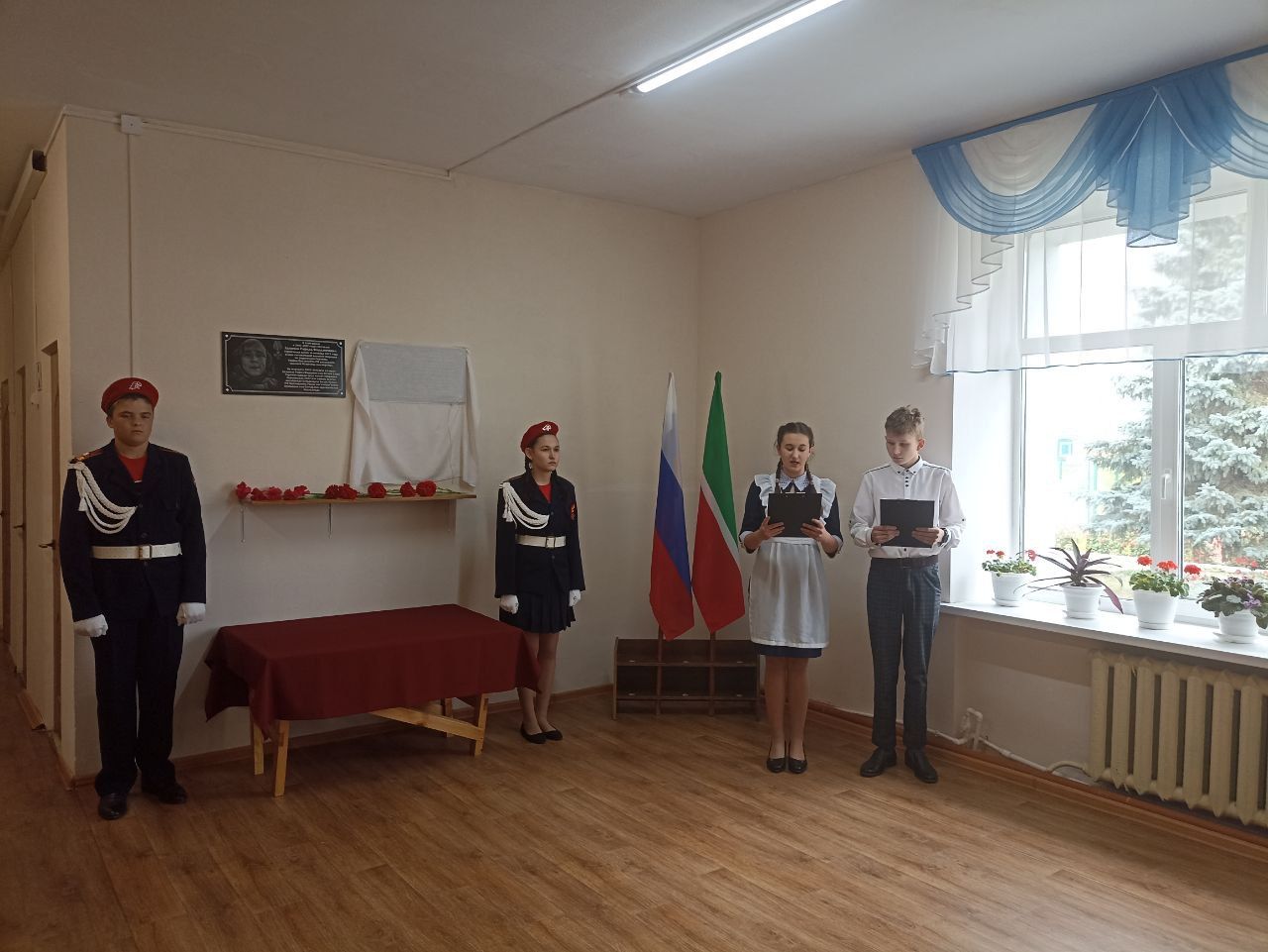 В Чарлинской школе открыли мемориальную доску памяти Героя Юрия Осенкова