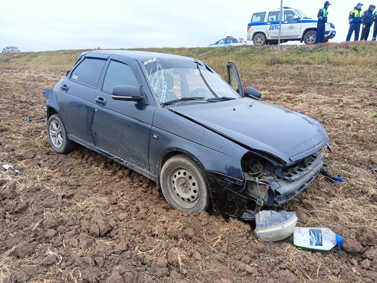 Кукмара районында җиңел машина юл читенә чыгып очкан