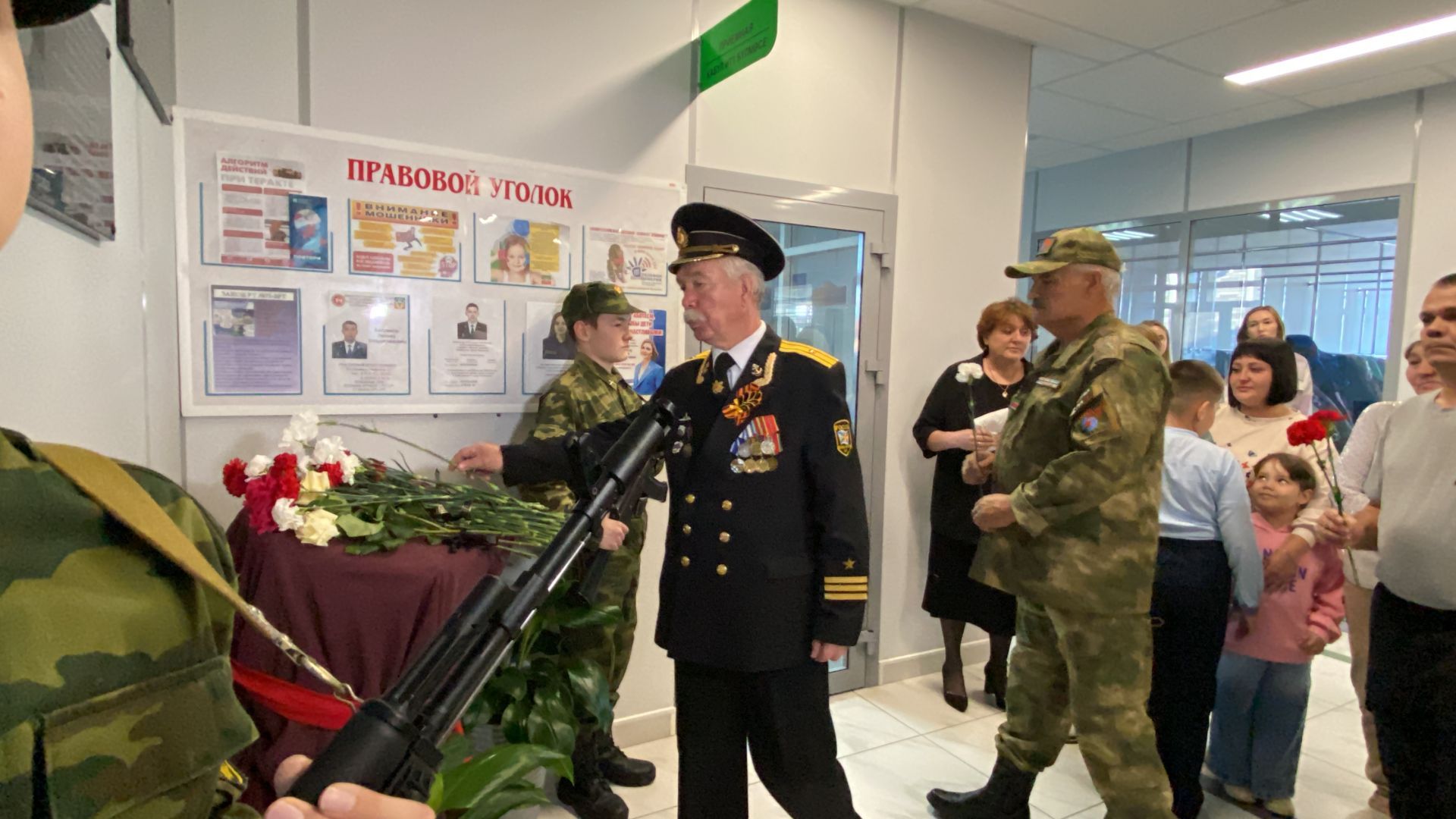 В Кукморской школе №3 открыли мемориальную доску в память о погибшем бойце СВО