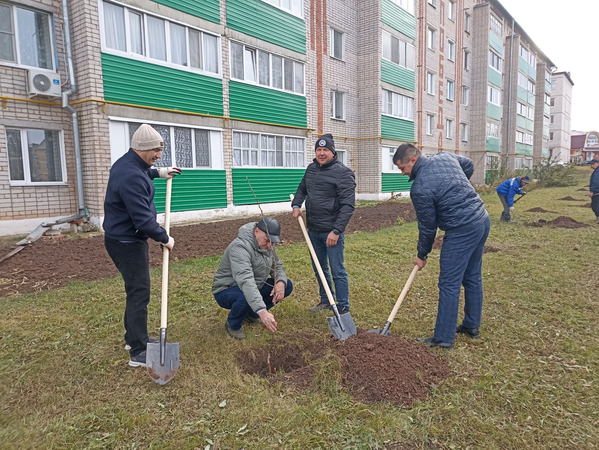 Кукмаралылар агач утырту акциясенә кушылды