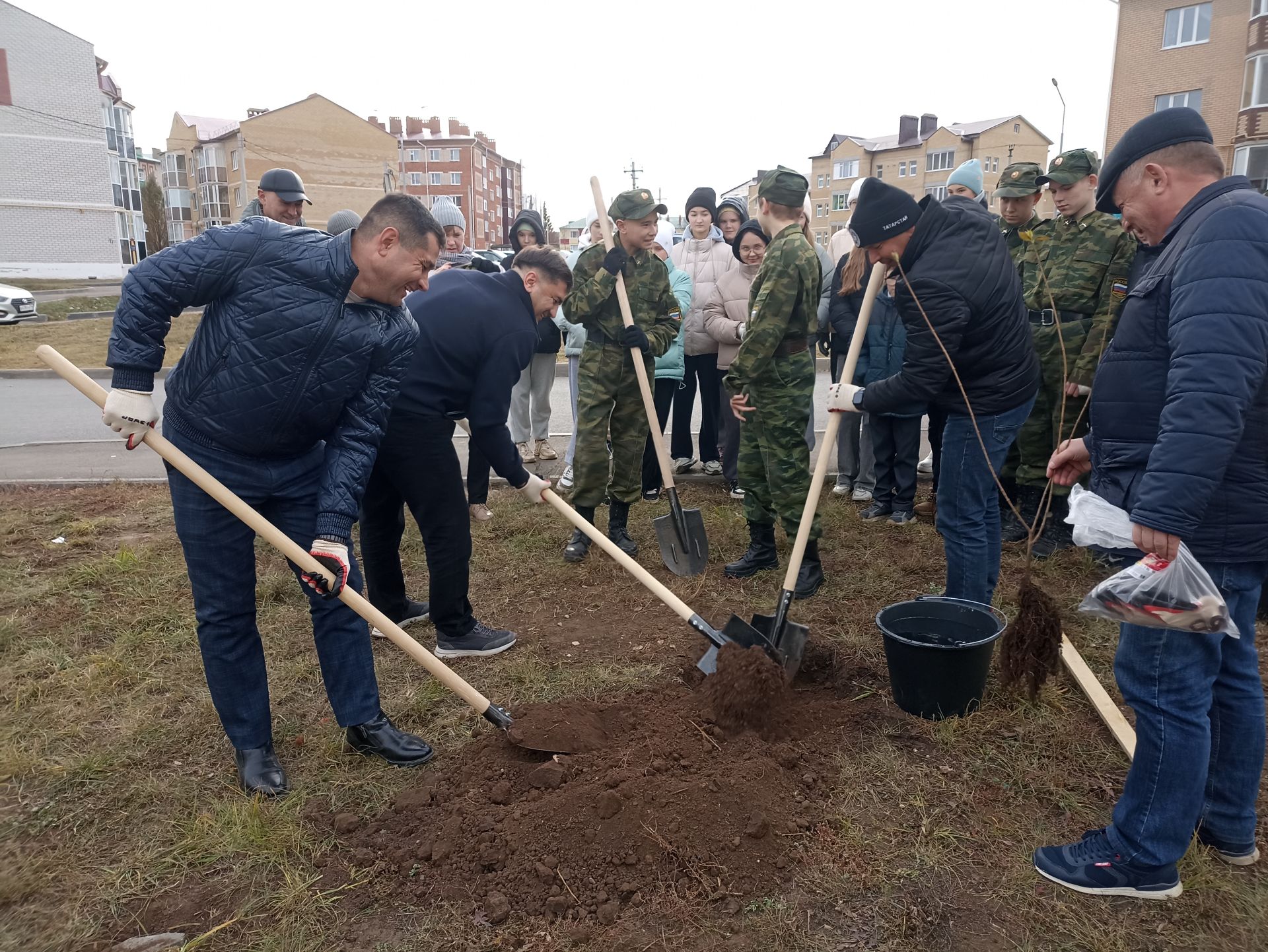 Кукмаралылар агач утырту акциясенә кушылды