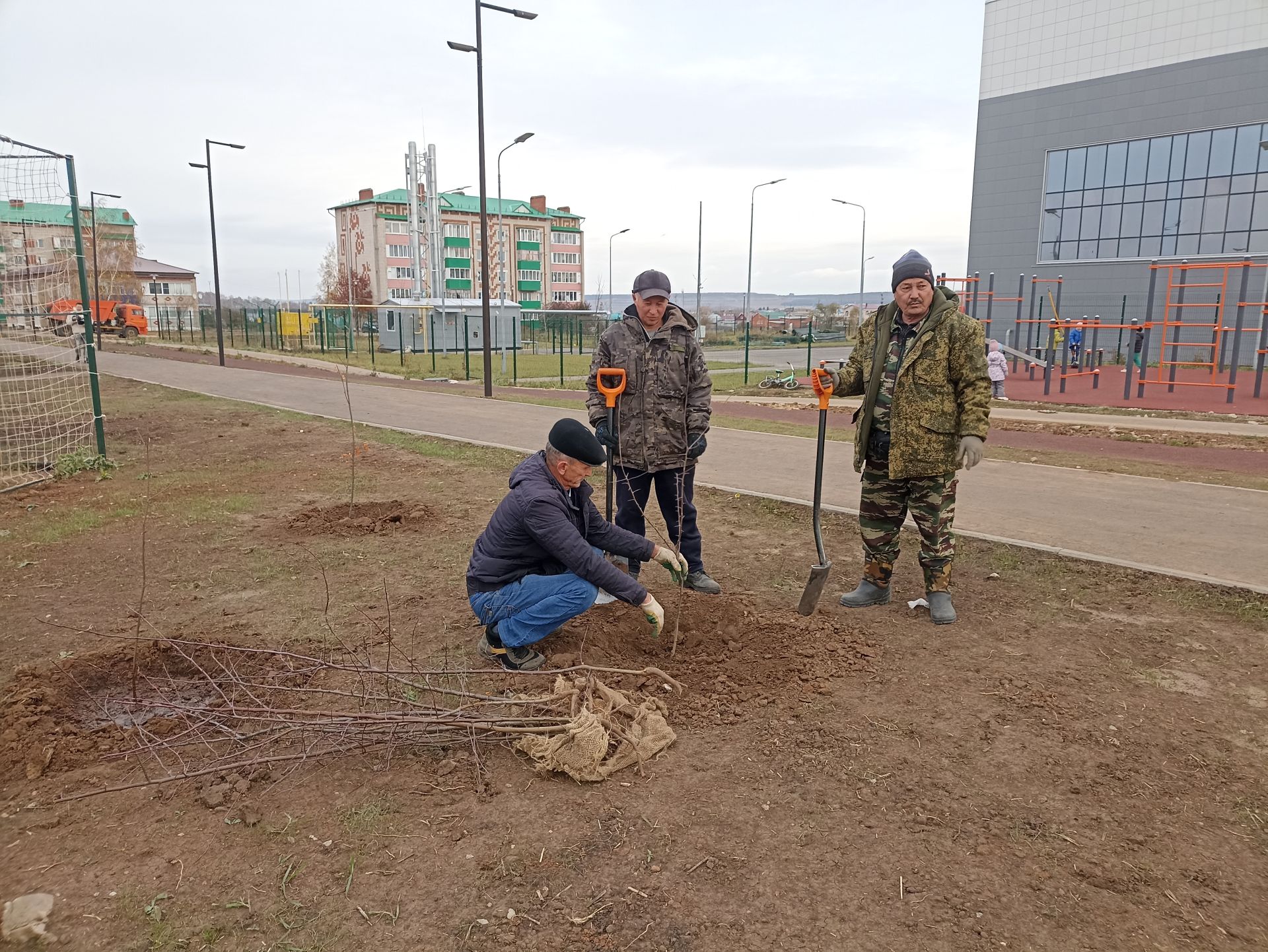 Кукмаралылар агач утырту акциясенә кушылды