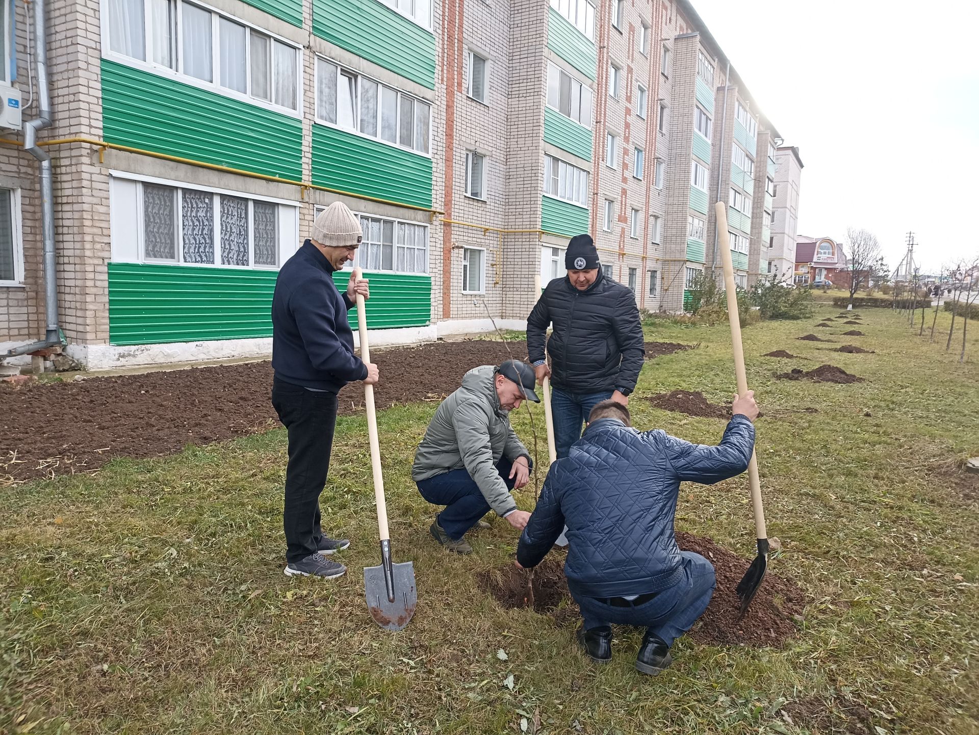 Кукмаралылар агач утырту акциясенә кушылды