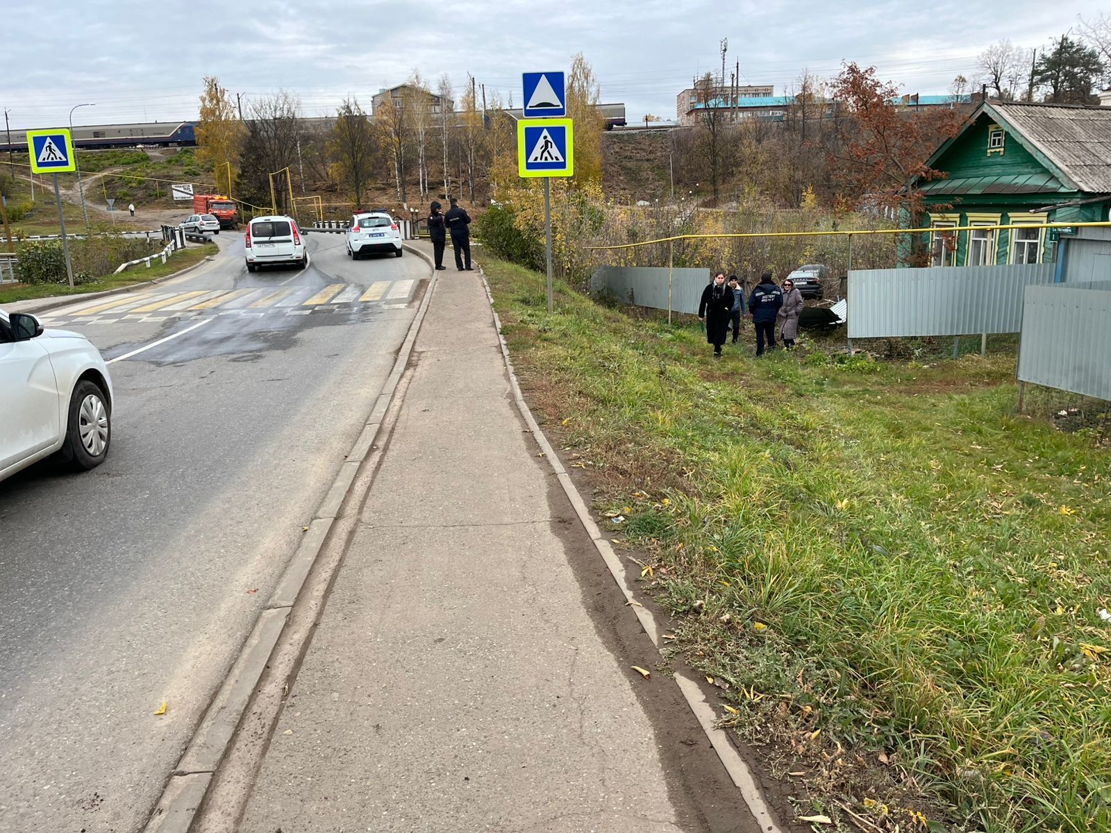 В Кукморе иномарка протаранила забор частного дома