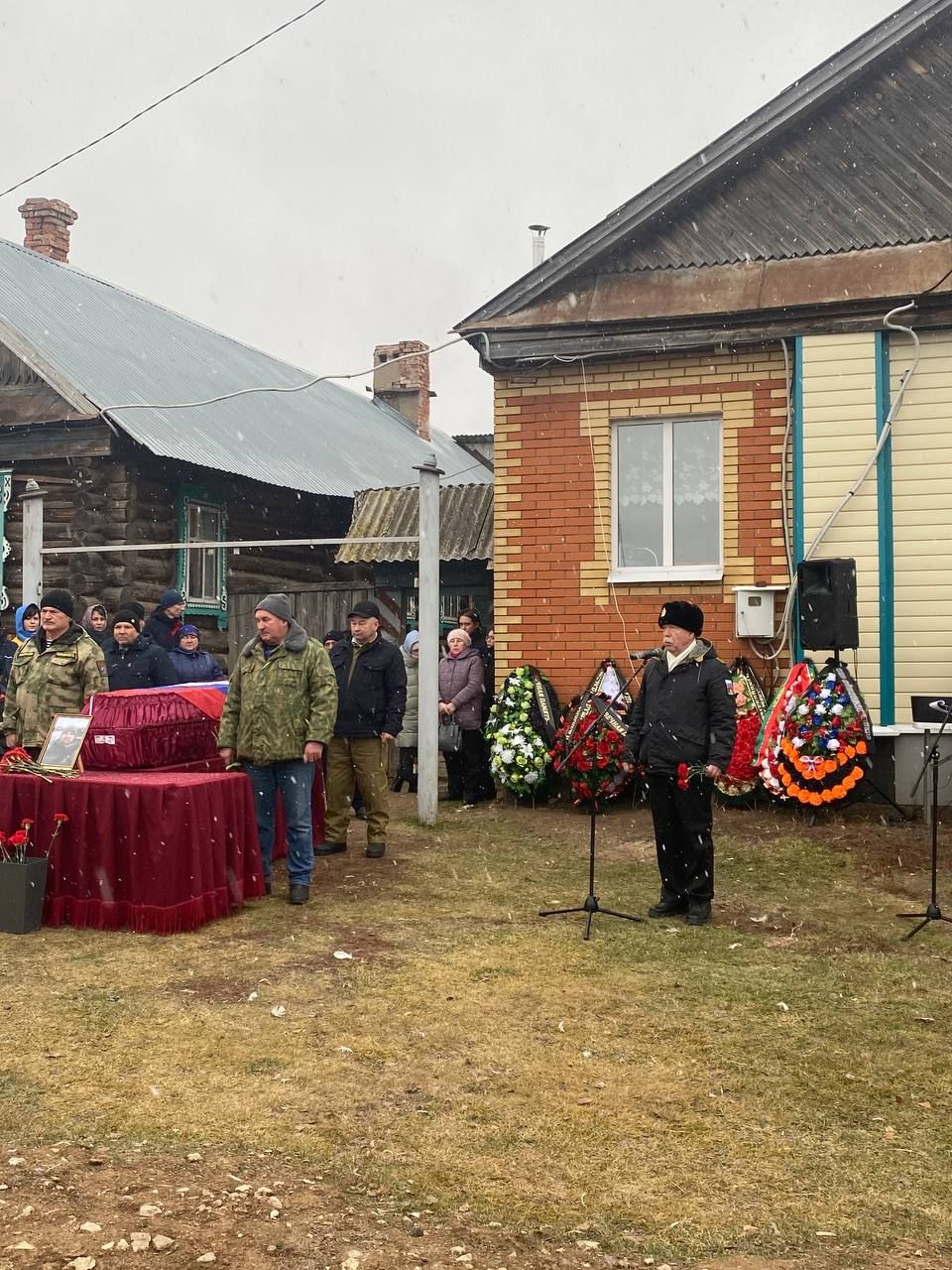 В Кукморском районе в последний путь проводили героя