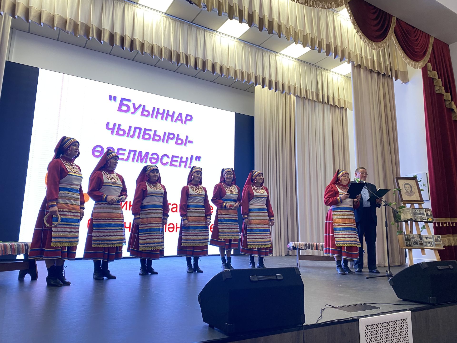 Башаровы, Хусаиновы, Азины, Салахутдиновы: Они интересуются прошлым, настоящим и будущим своих потомков