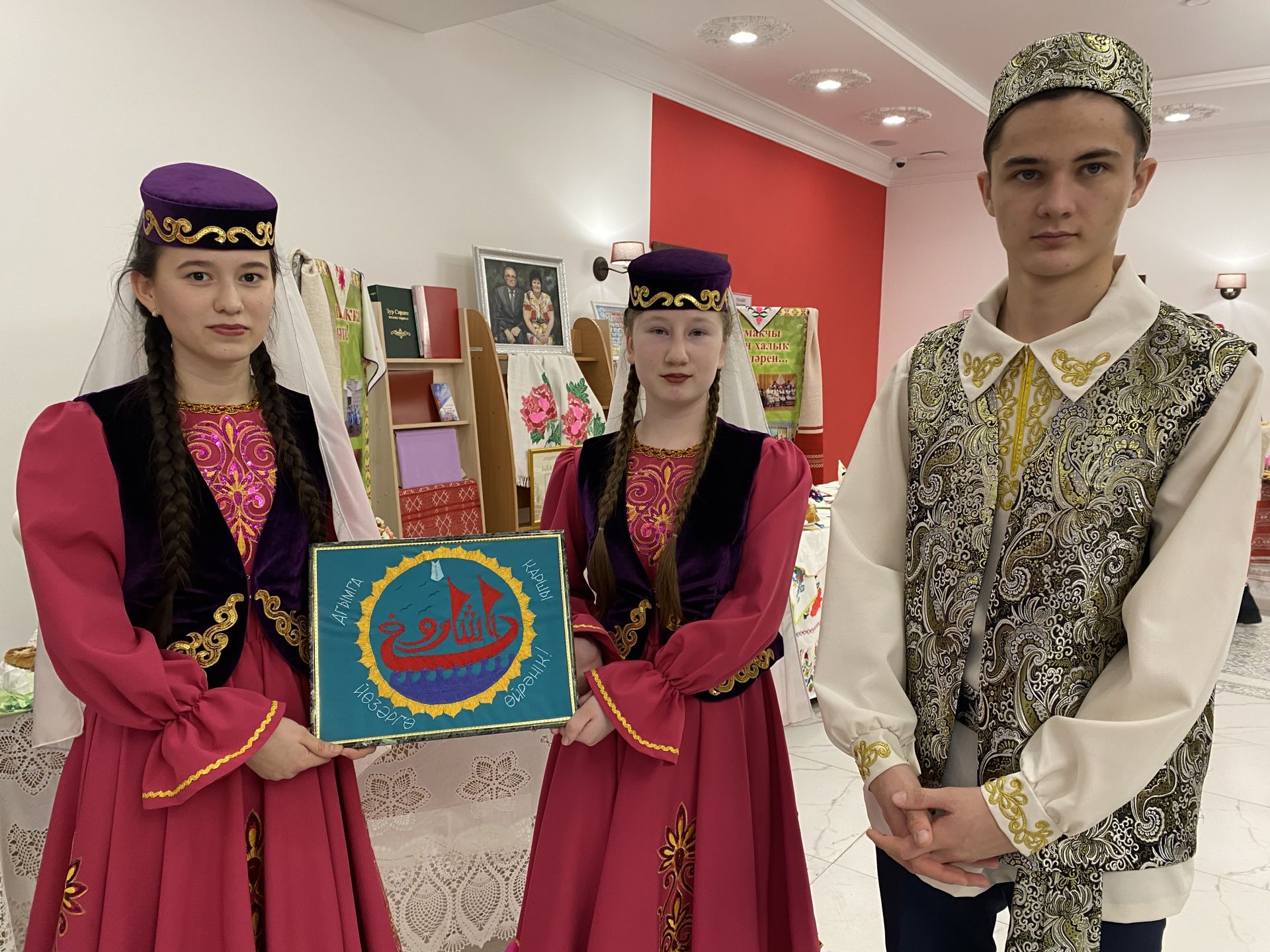 Башаровы, Хусаиновы, Азины, Салахутдиновы: Они интересуются прошлым, настоящим и будущим своих потомков