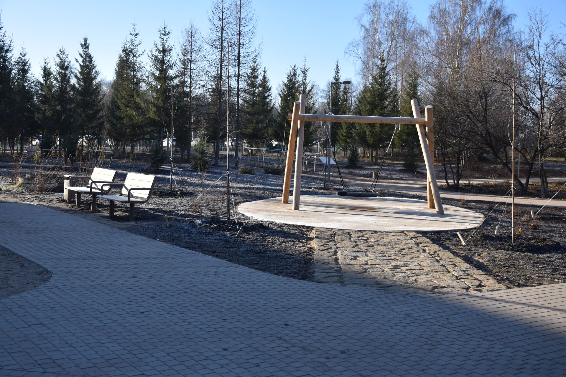 Экзам Губайдуллин осмотрел благоустроенную территорию Кукморской ЦРБ