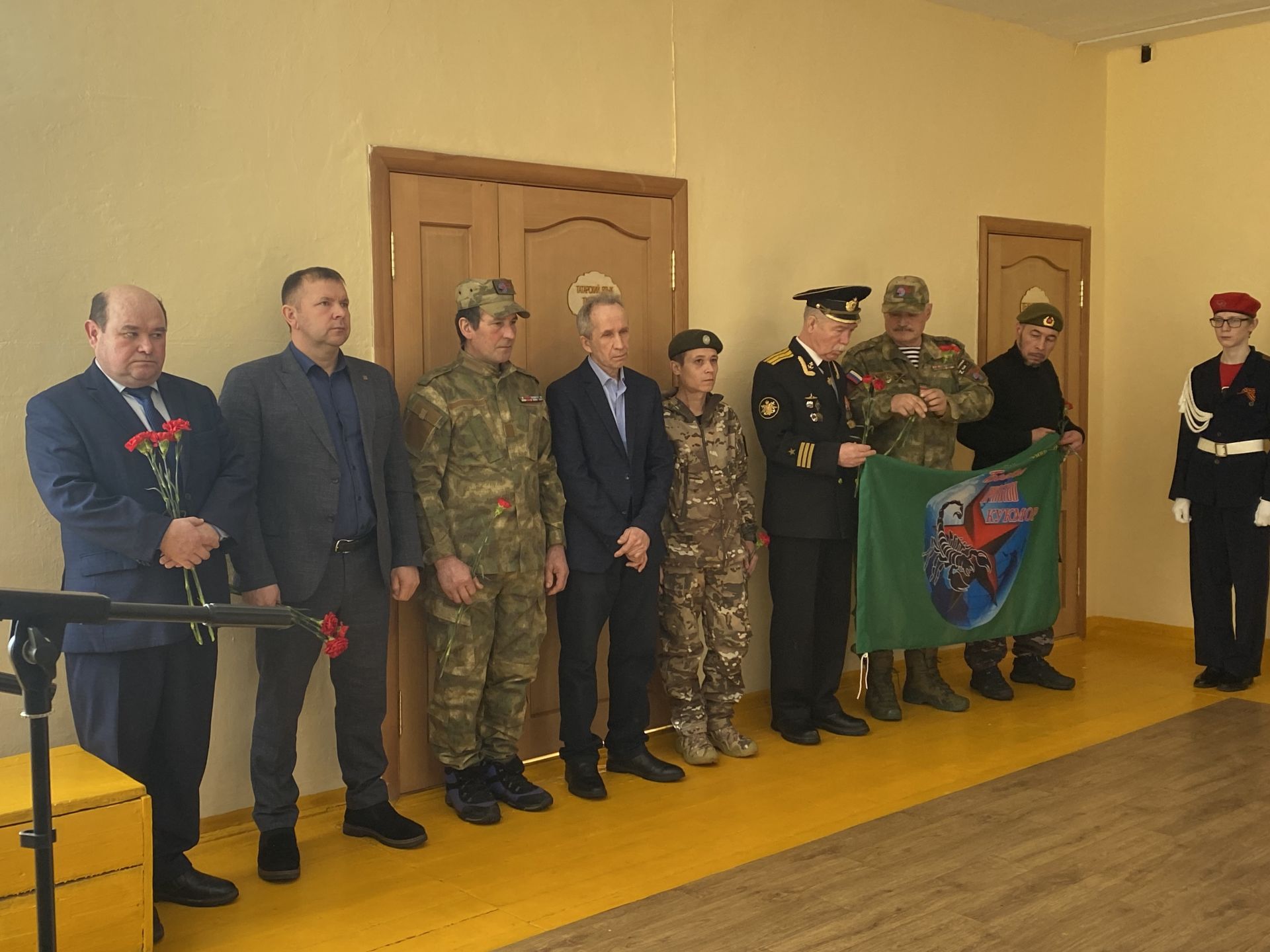 В Починок-Сутерской средней школе открыли мемориальные доски в память о Героях, погибших в СВО