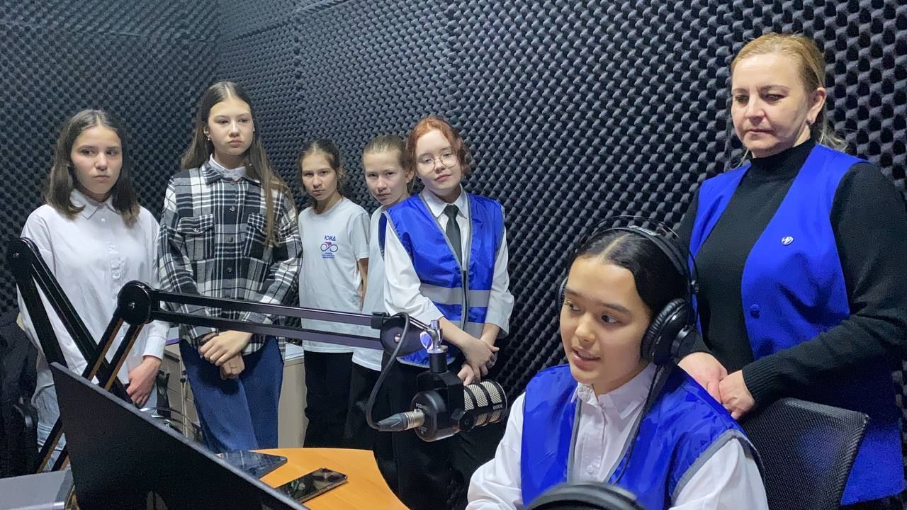 Яшь юл хәрәкәте инспекторлары «Хезмет даны» редакциясенең эшчәнлеге белән танышты
