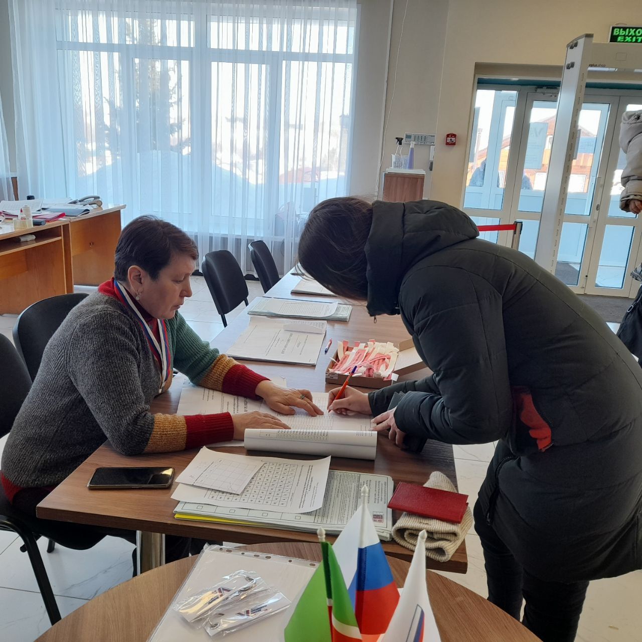 Жители Кукморского района приходят на выборы семьями