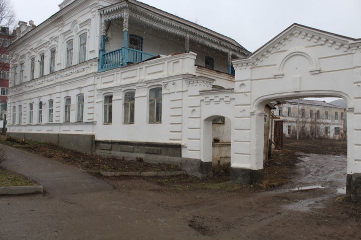 Начар юллар, тузган су торбалары, Комаровлар йорты: журналист район халкы белән аралашты