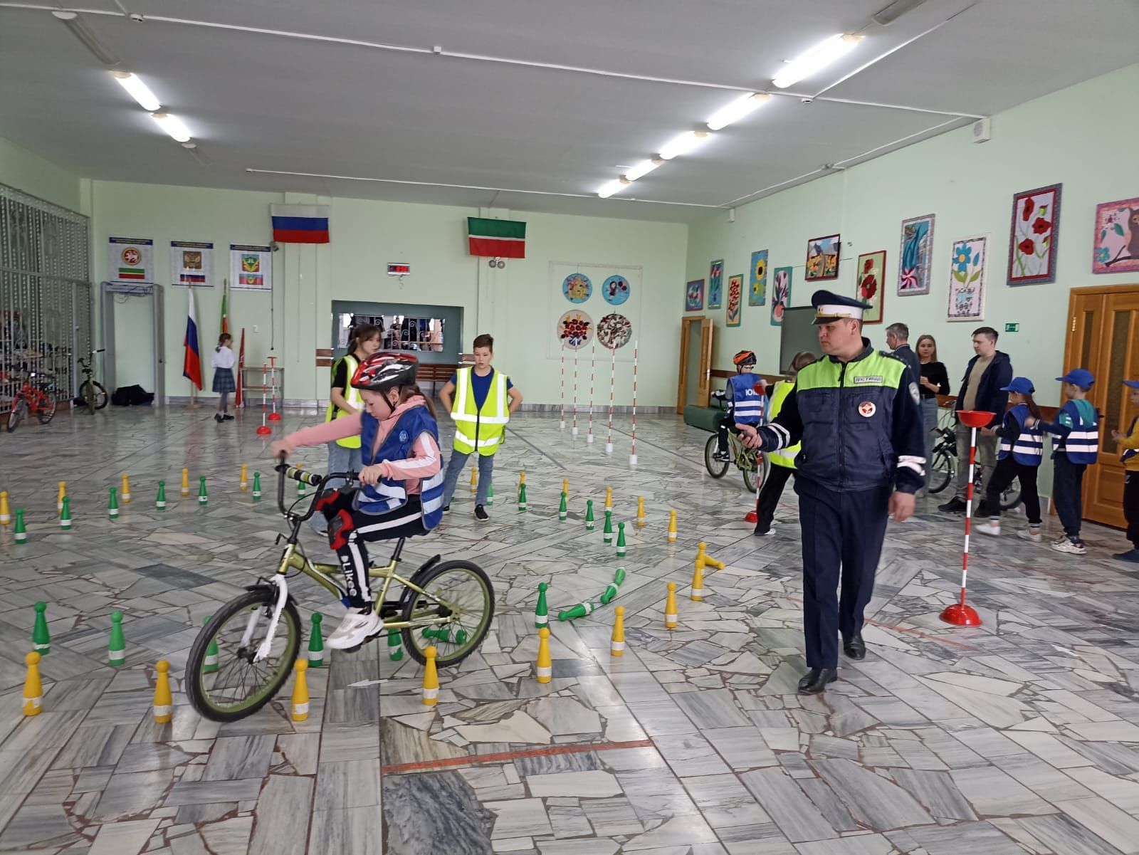 В Кукморе 28 команд состязались в конкурсе ЮИД «Безопасное колесо»
