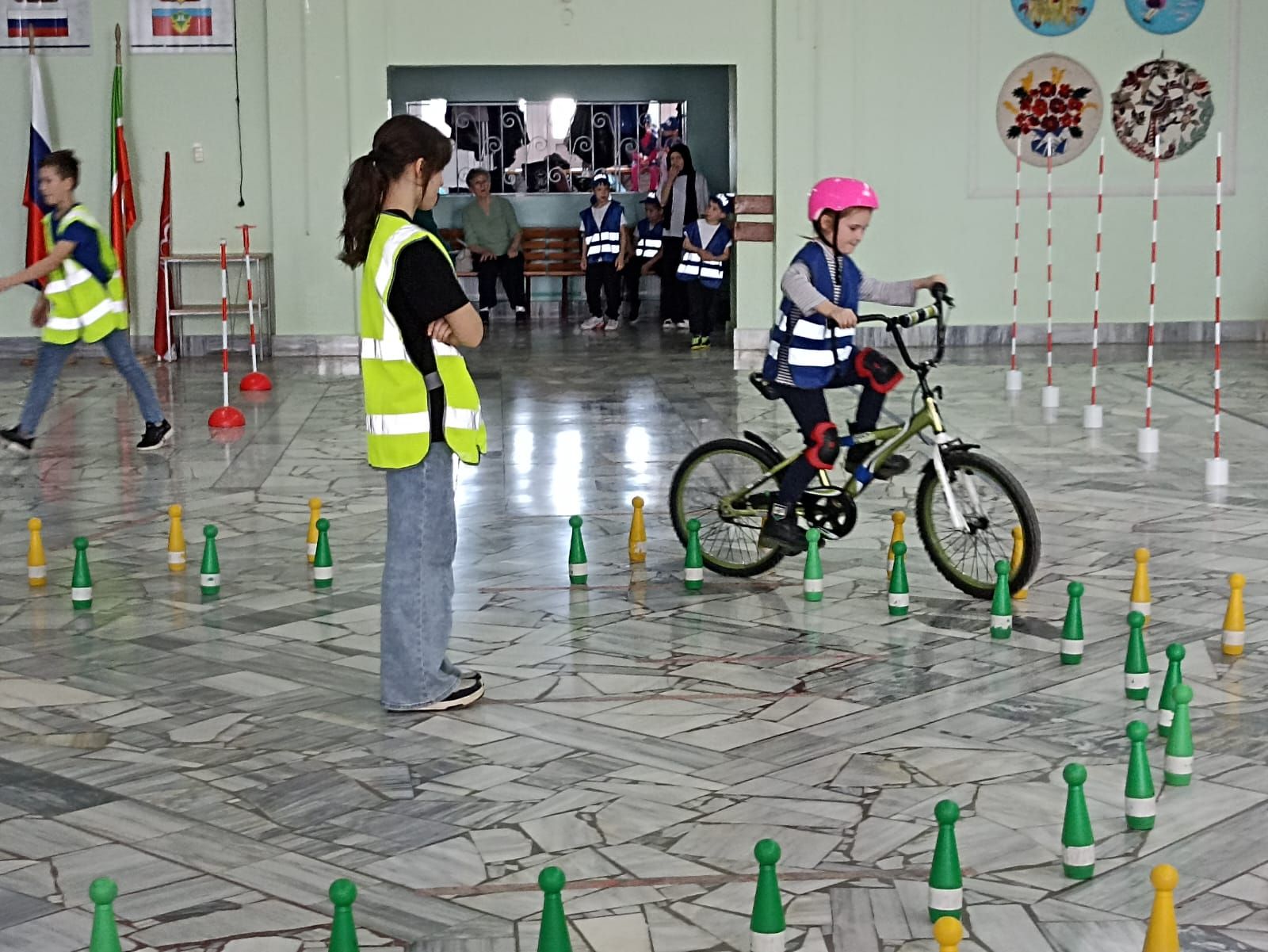 В Кукморе 28 команд состязались в конкурсе ЮИД «Безопасное колесо»