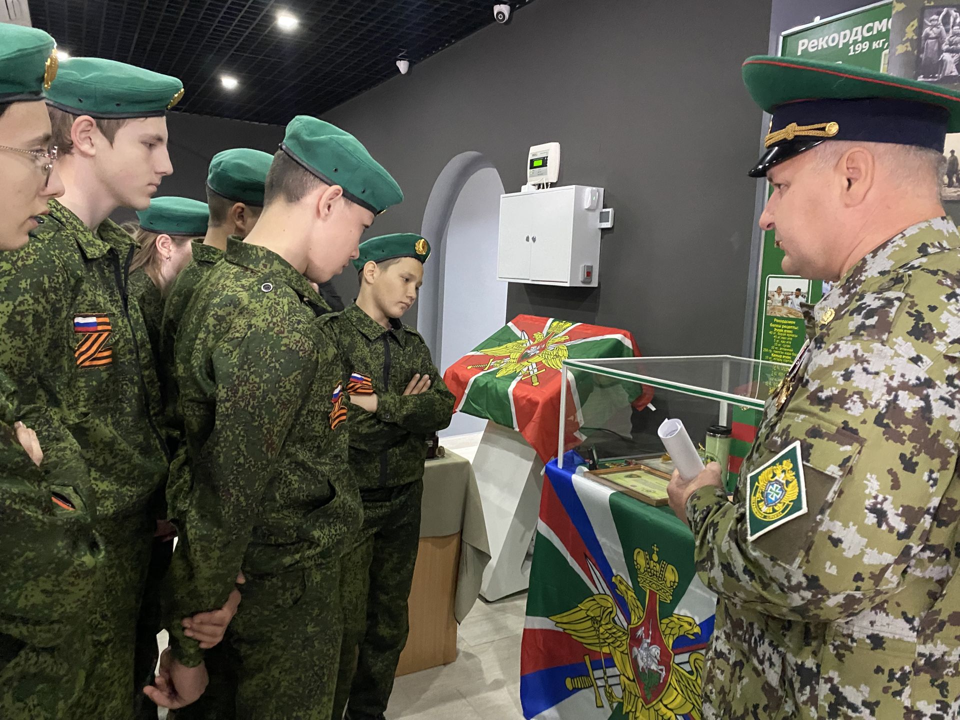 В Кукморе побывал мобильный музей истории пограничных войск