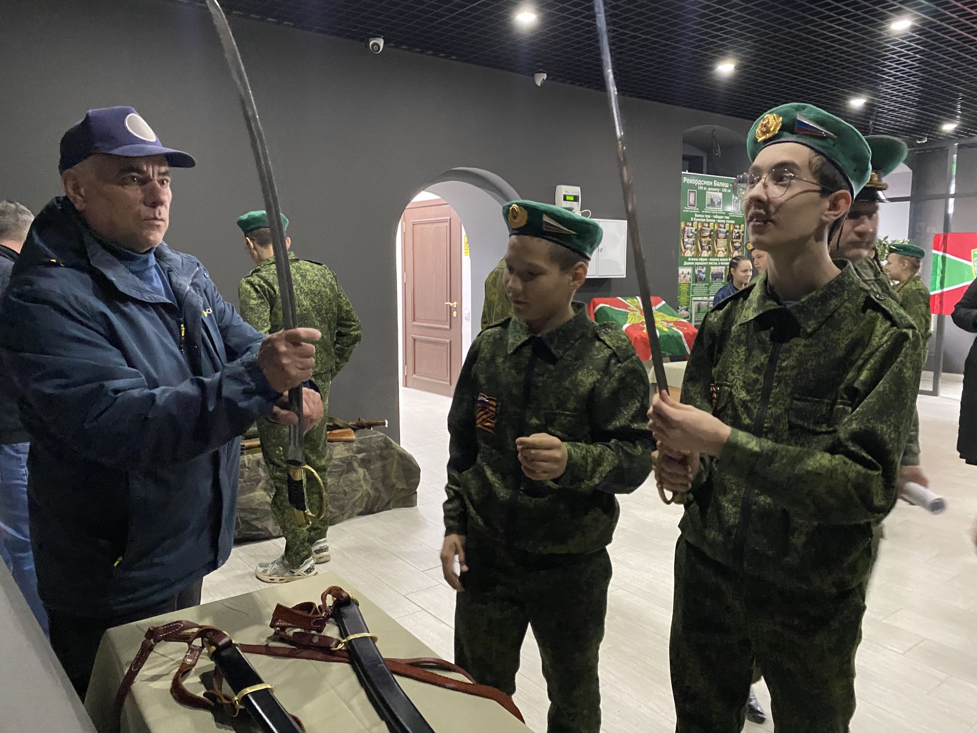 В Кукморе побывал мобильный музей истории пограничных войск