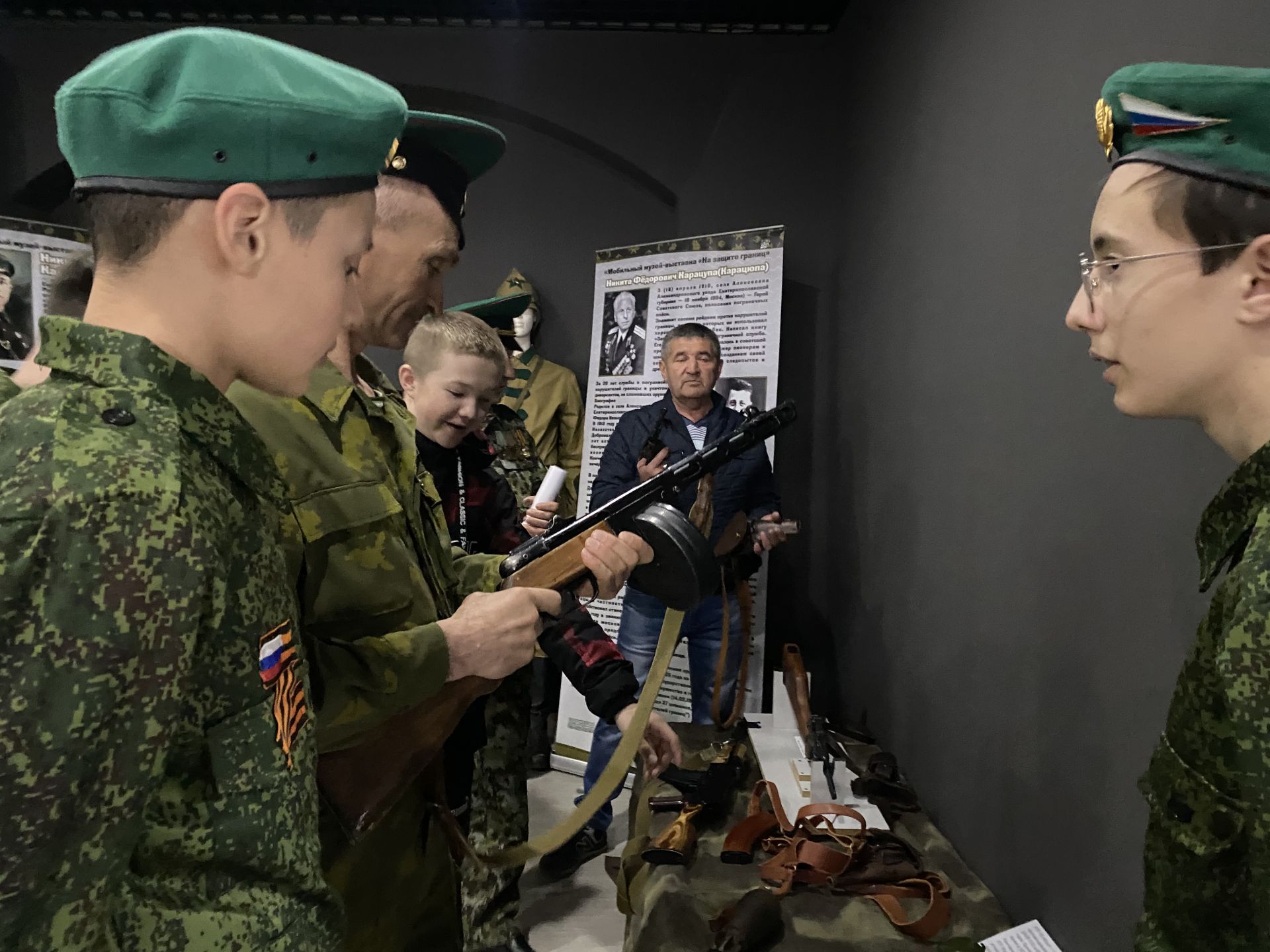 В Кукморе побывал мобильный музей истории пограничных войск