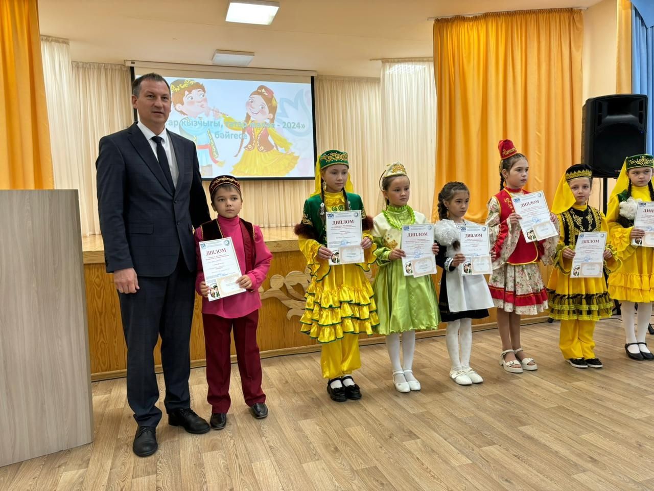 В Кукморе выбрали «Татар кызчыгы-2024» и «Татар малае-2024»