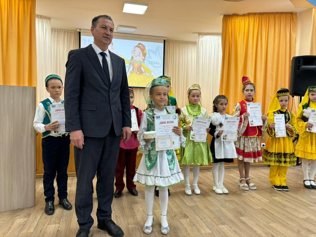 В Кукморе выбрали «Татар кызчыгы-2024» и «Татар малае-2024»