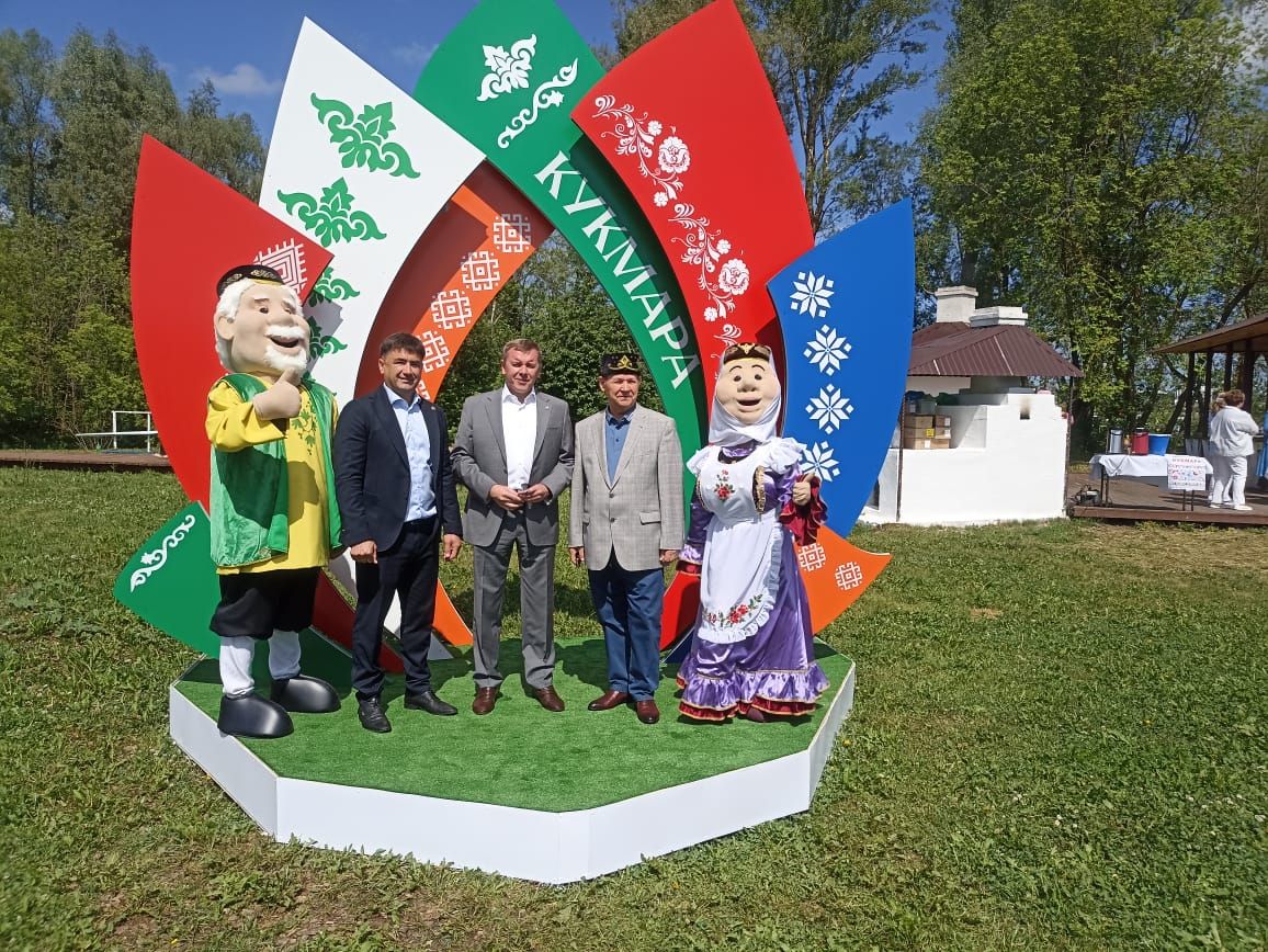 В Кукморе празднуют Сабантуй — фоторепортаж