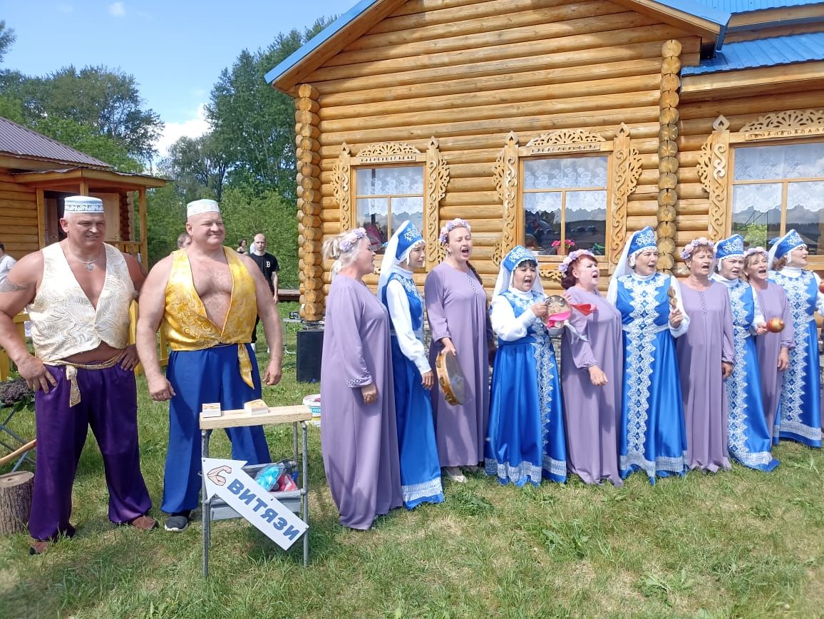 В Кукморе празднуют Сабантуй — фоторепортаж