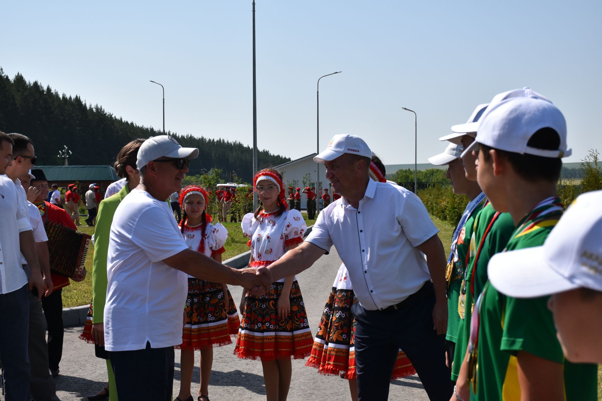 Татарстан Рәисе Рөстәм Миңнехановның Кукмара районына эш сәфәре «Нараткай» лагереннән башланды