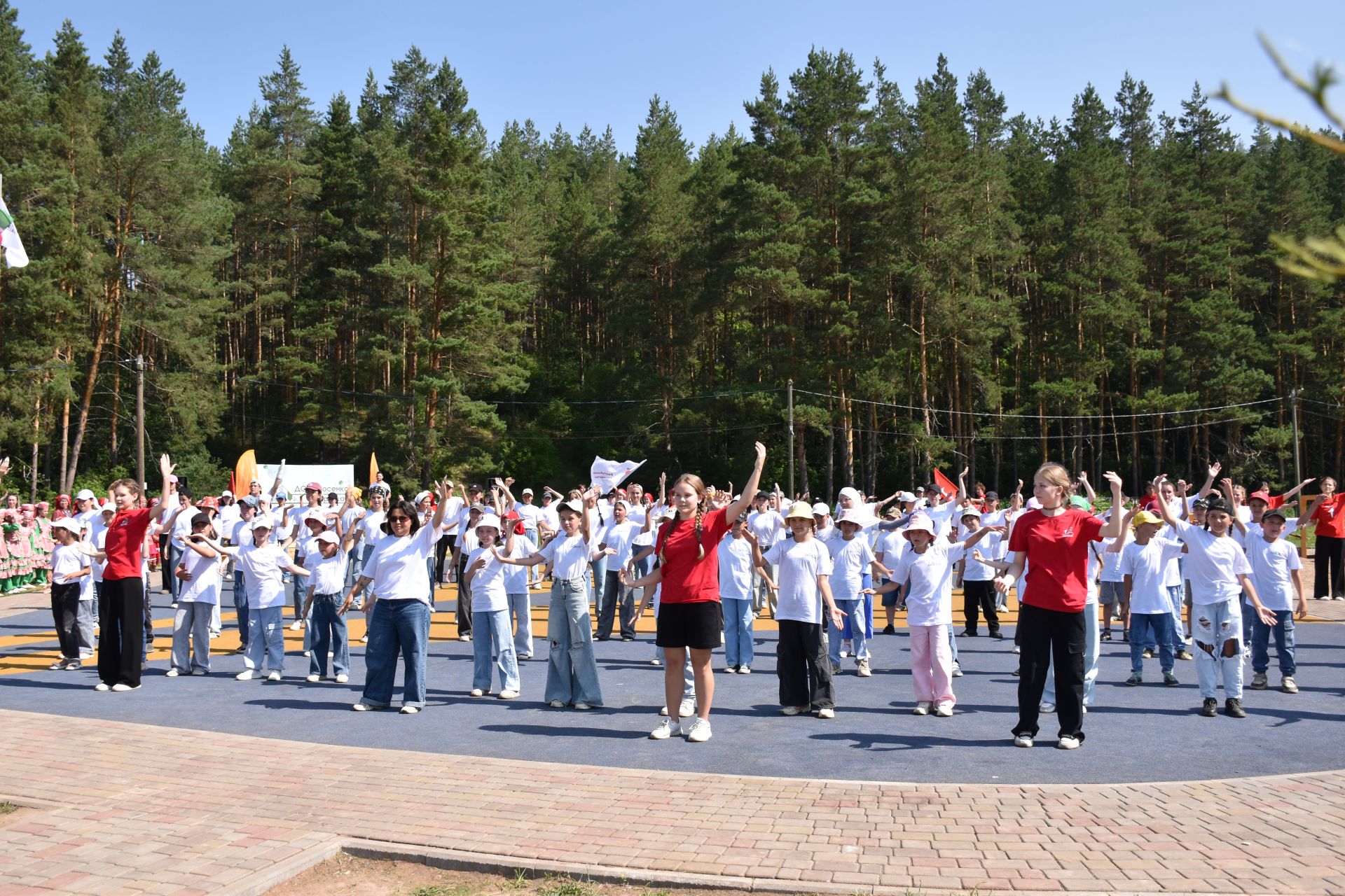 Татарстан Рәисе Рөстәм Миңнехановның Кукмара районына эш сәфәре «Нараткай» лагереннән башланды