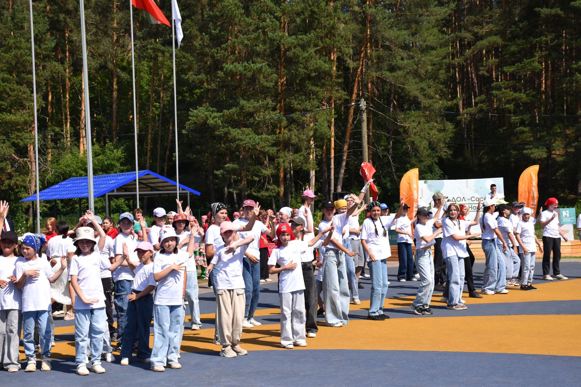 Татарстан Рәисе Рөстәм Миңнехановның Кукмара районына эш сәфәре «Нараткай» лагереннән башланды