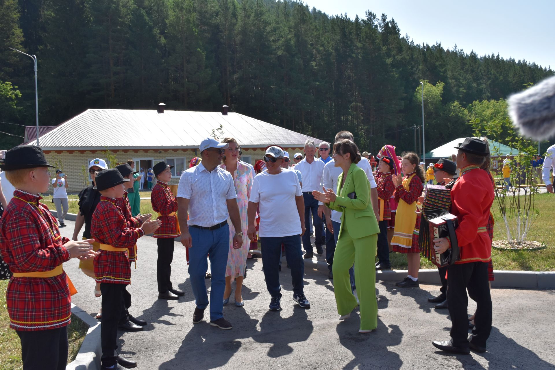 Татарстан Рәисе Рөстәм Миңнехановның Кукмара районына эш сәфәре «Нараткай» лагереннән башланды