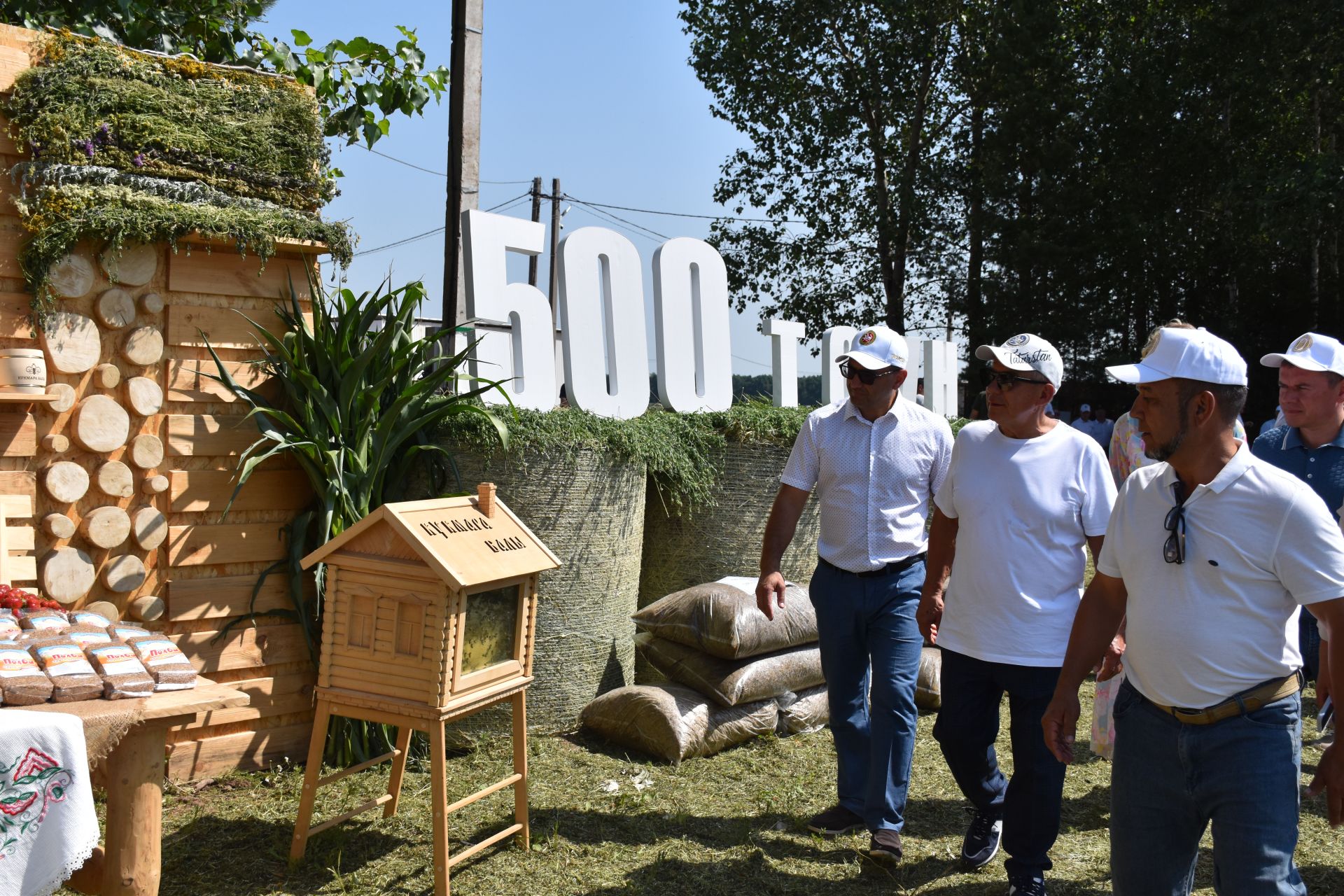 Татарстан Рәисе Рөстәм Миңнеханов Кукмара районының казанышларын югары бәяләде