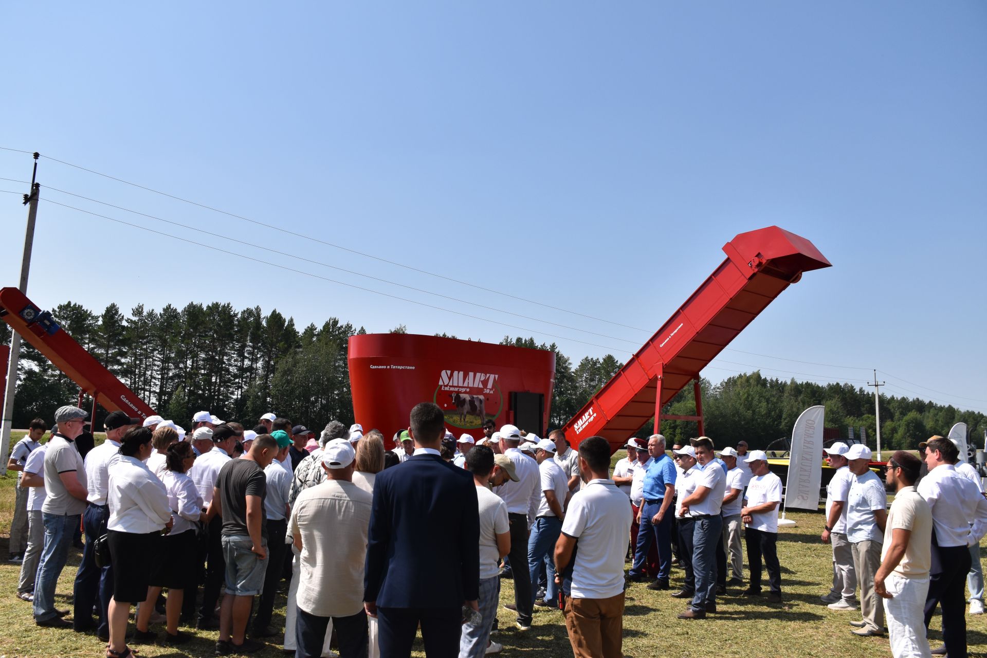 Татарстан Рәисе Рөстәм Миңнеханов Кукмара районының казанышларын югары бәяләде