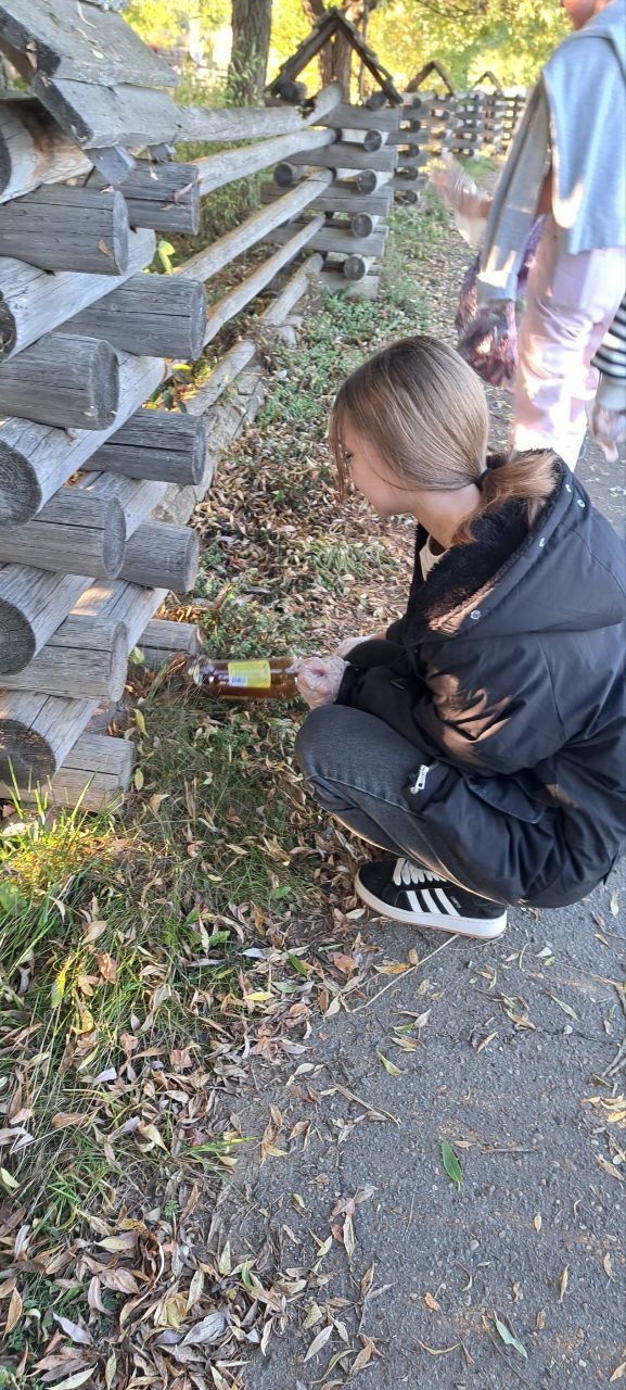 Студенты очистили от мусора прибрежную территорию пруда села Лубяны